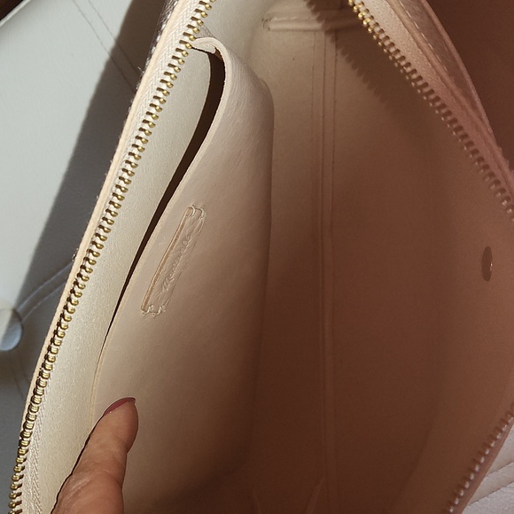 Madewell Transport Shoulder Crossbody Bag in Creme - Picture 5 of 7